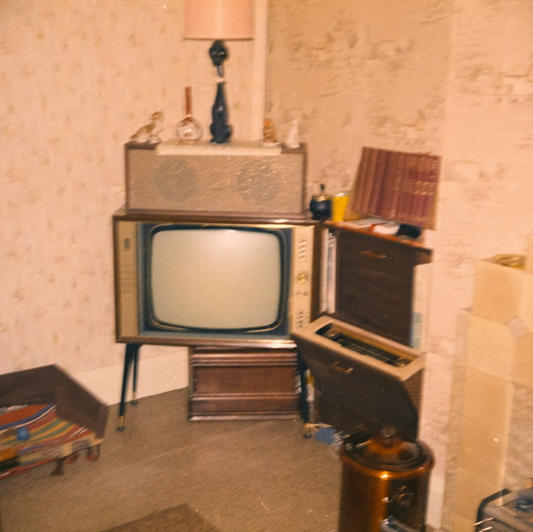 retro tv props and costumes